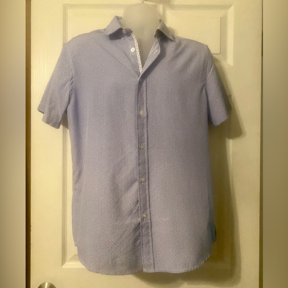 Blue and white men’s button up casual shirt